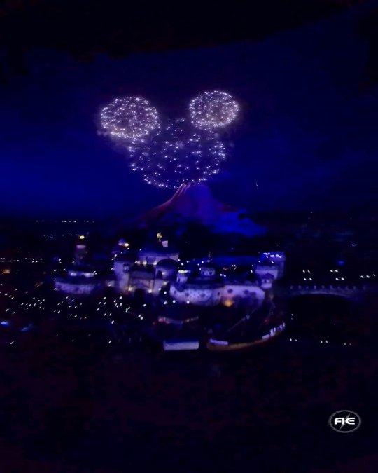 Still from an Instagram reel about Soaring’s building, queue, and preshow